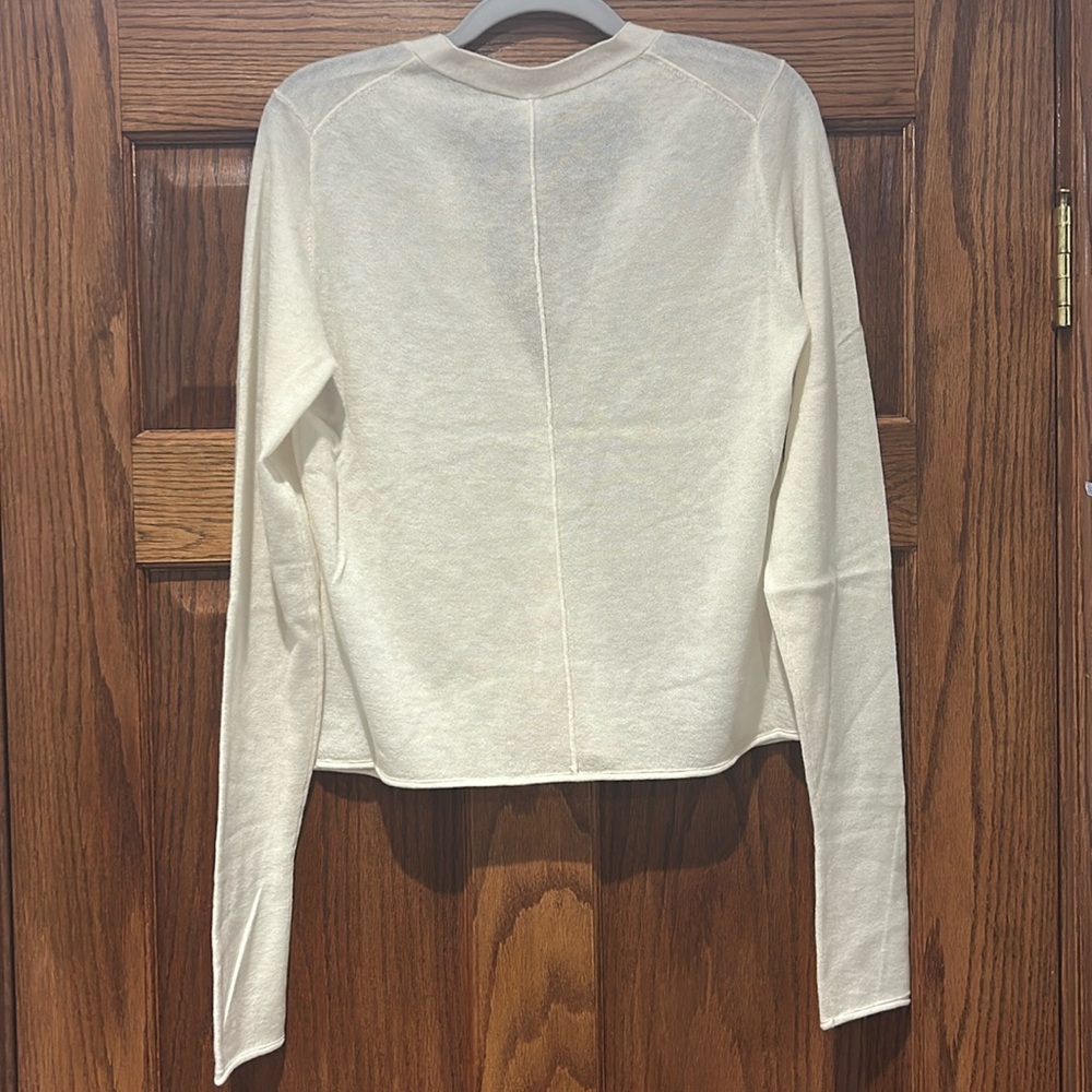 SKIMS- Sheer Cashmere Cardigan in Egret Super Soft Button up New
Size-Large - Picture 6 of 12